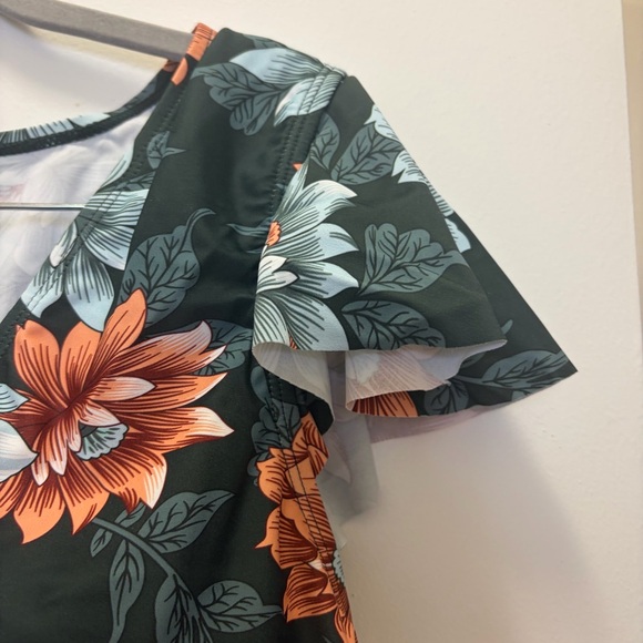 Meet.Curve Floral Green Women's Swim Set Size XL(US 16/18) - Picture 8 of 13